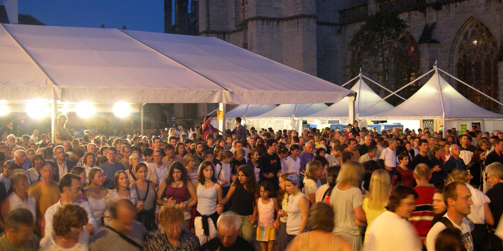 1. Festival De Cornouaille Fest Noz Place St Corentin 3