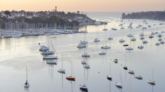 Vue sur le port de Bénodet et la rivière l'Odet