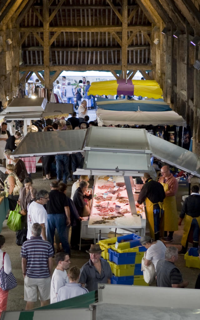 Marché sous les Halles de Questembert