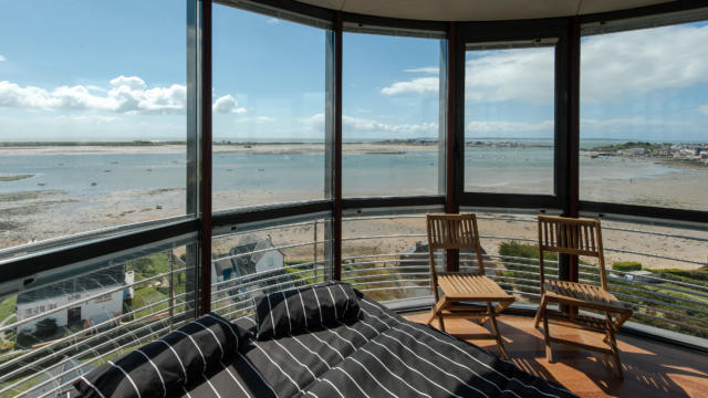 Riantec, intérieur de l'hébergement du phare de Kerbel, location gîte et phare.