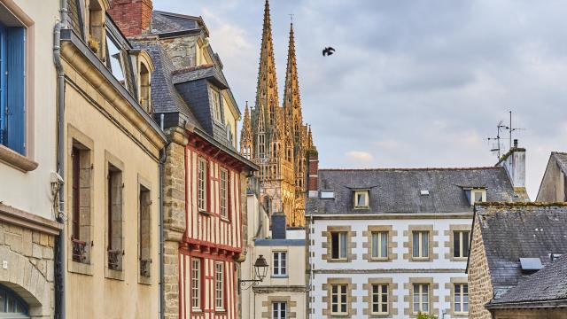 Vue sur le clocher de la cathédrale Saint-Corentin Quimper