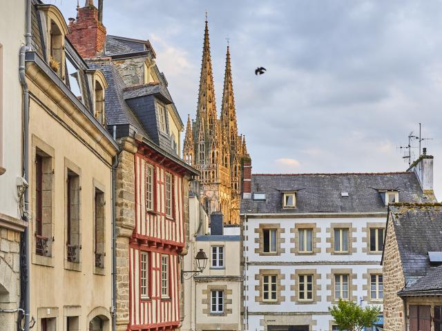 Vue sur le clocher de la cathédrale Saint-Corentin Quimper