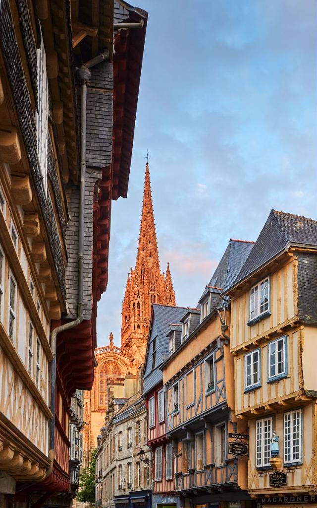 Vue sur le clocher de la cathédrale Saint-Corentin Quimper