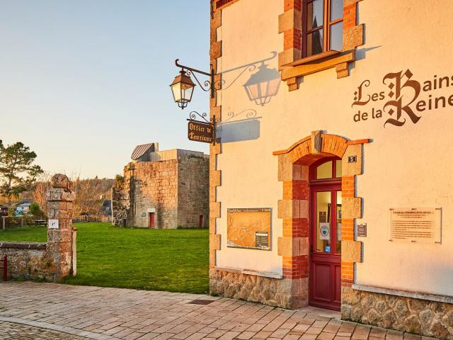 Guémené-sur-Scorff - Office de Tourisme - Les bains de la reine