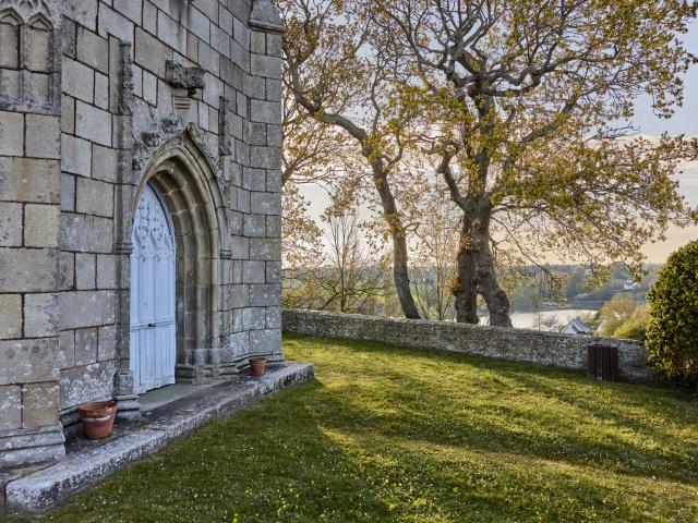 Motte Féodale, Notre Dame du Calvaire La Roche-Derrien