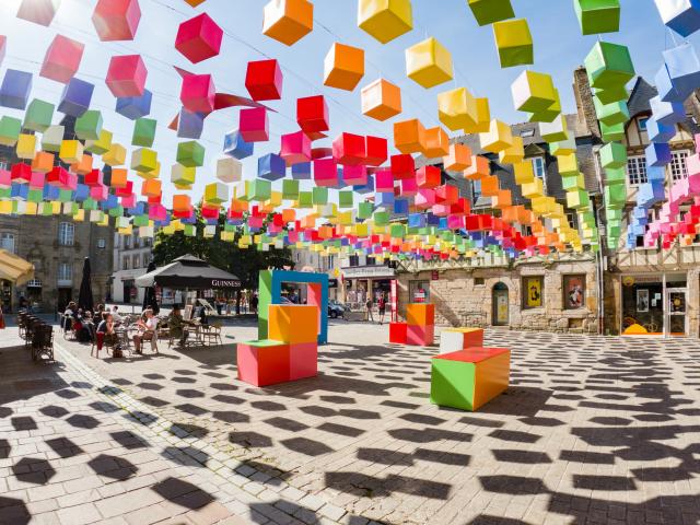La place du Martray en couleurs Pontivy