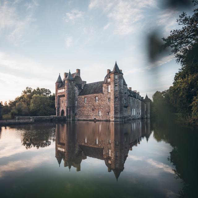 Campénéac - Château de Trécesson et ses douves