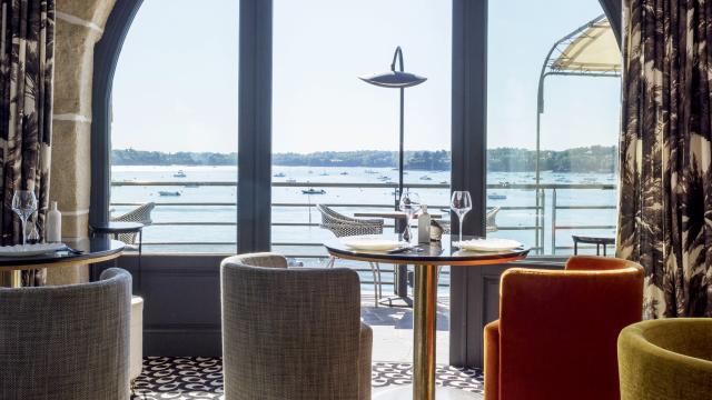 Bar L'Aquarium à l'hôtel Castelbrac de Dinard