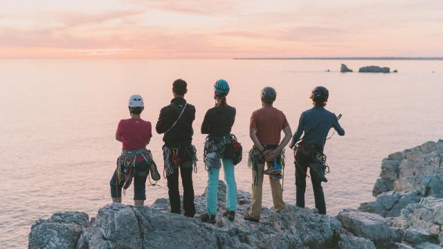 Presqu'île de Crozon - Escalade entre amis à la pointe de Pen Hir