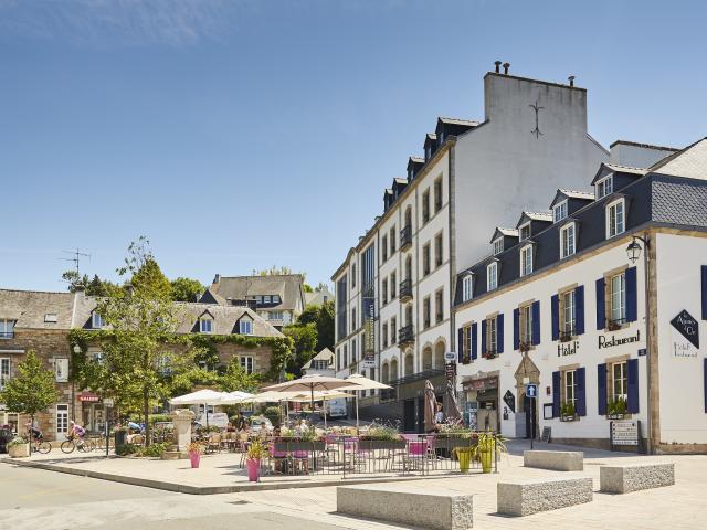 Pont-Aven - Place Julia