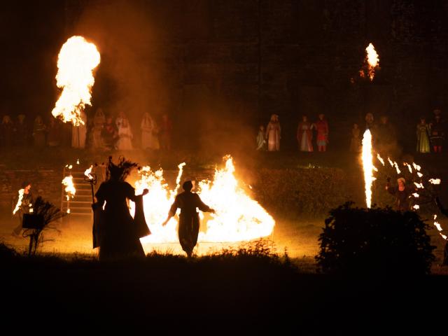 Bon-Repos-sur-Blavet - Le Cercle de Feu