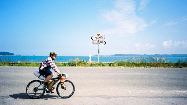 Carantec - Locquénoloé - Route de la Corniche - Cycliste - Panneau de signalisation