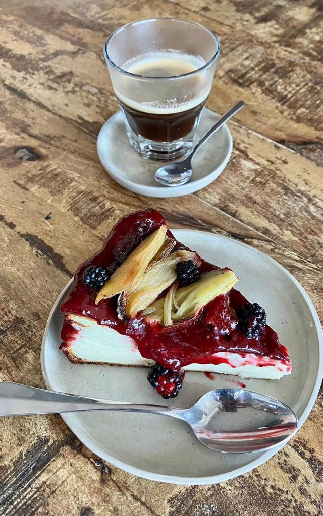 Monsieur Papier - Cheesecake mûres et rhubarbe - Plogoff