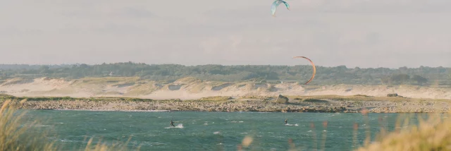 Surf au Coucher du soleil à pointe de la Torche