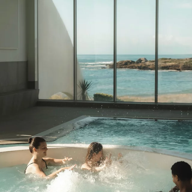 Moment entre amis à la Thalassothérapie de Quiberon