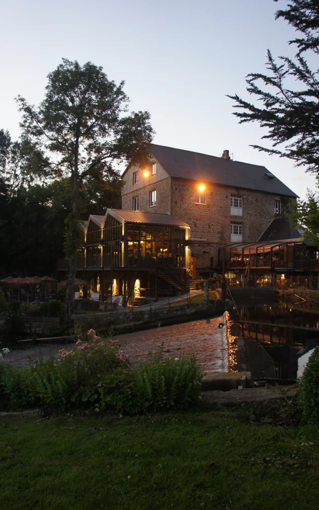 Au Char à Bancs - Ferme Auberge
